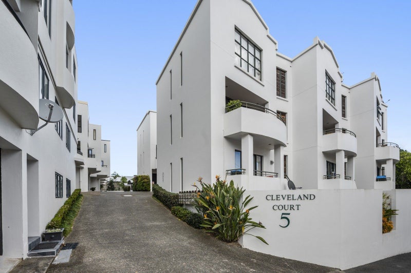 5P Cleveland Road, Parnell, Auckland - Carousel 1