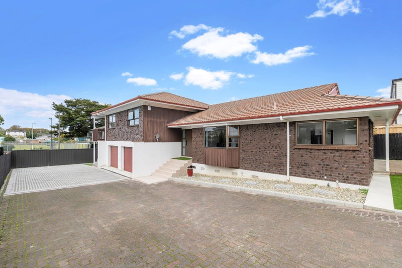 2/3 Frances Street, Manurewa, Auckland - Carousel 1