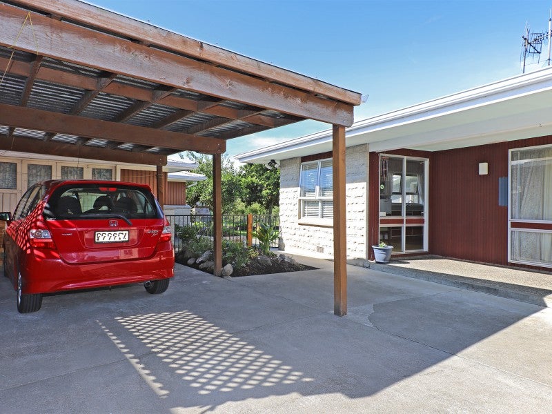 18 Folkestone Drive, Flaxmere, Hastings - Carousel 2