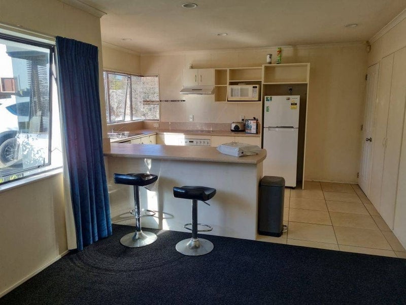 36 Warwick Drive, Lynmore, Rotorua - Carousel 2