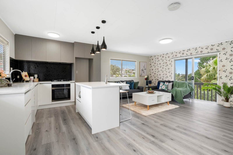 10 Lorena Place, West Harbour, Auckland - Carousel 1