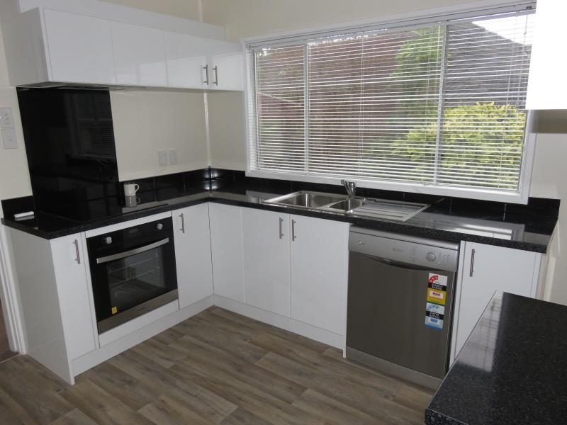 27 Stewart Drive, Newlands, Wellington - Carousel 1