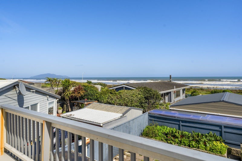 3 Scott Avenue, Otaki Beach, Otaki - Carousel 1