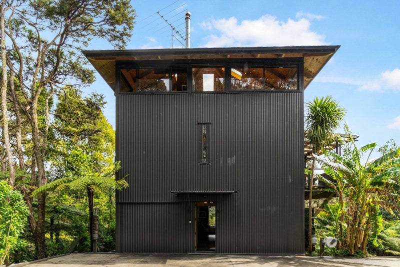 77 Huia Road, Titirangi, Auckland - Carousel 18