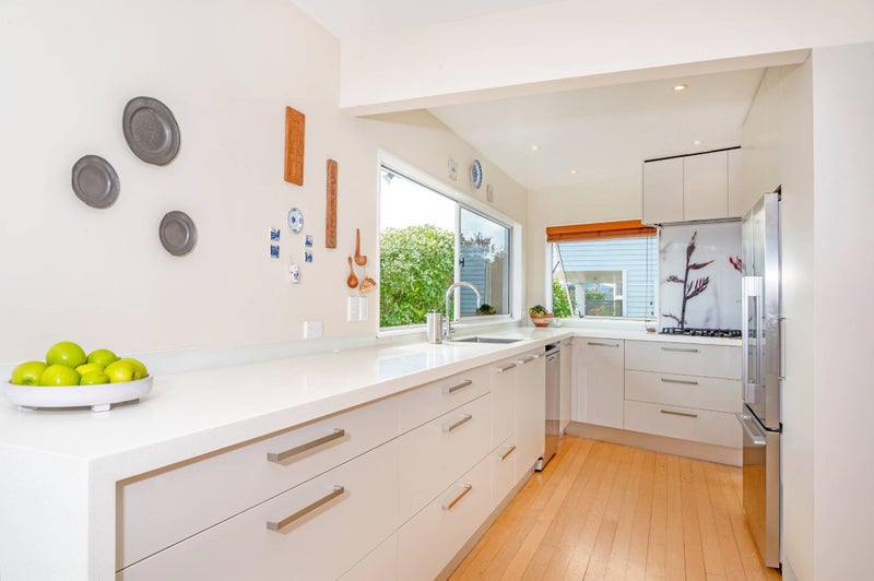 11 Captains Cove, Coastlands, Whakatane - Carousel 2