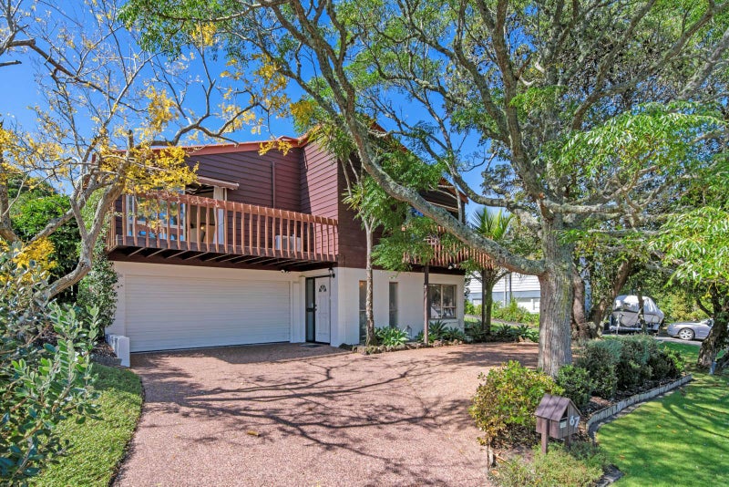 67 Merriefield Avenue, Forrest Hill, Auckland - Carousel 1