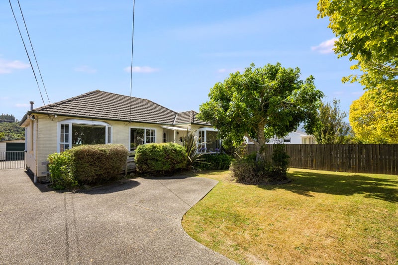 50 Totara Street, Wainuiomata, Lower Hutt - Carousel 1