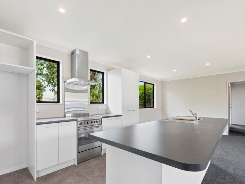 18A Kawaha Point Road, Fairy Springs, Rotorua - Carousel 1