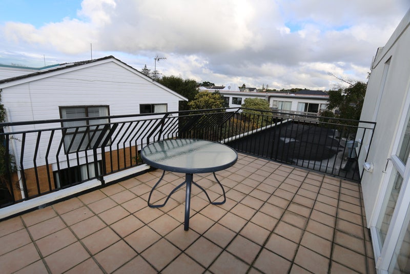 37B Ronaki Road, Mission Bay, Auckland - Carousel 20
