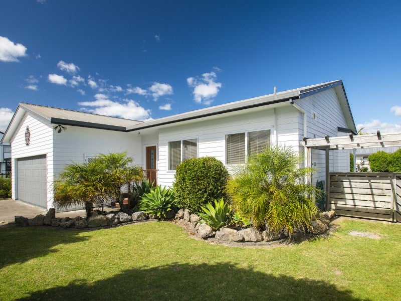 390 Ormond Road, Lytton West, Gisborne - Carousel 1