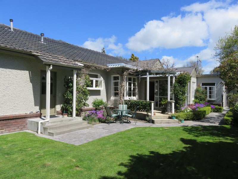 15 Fraser Court, Roslyn, Palmerston North - Carousel 11