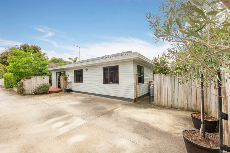 41D Grotto Street, Onehunga, Auckland - Carousel 2
