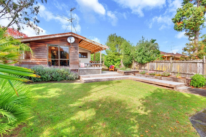 16 Wilencote Place, Pahurehure, Papakura - Carousel 1