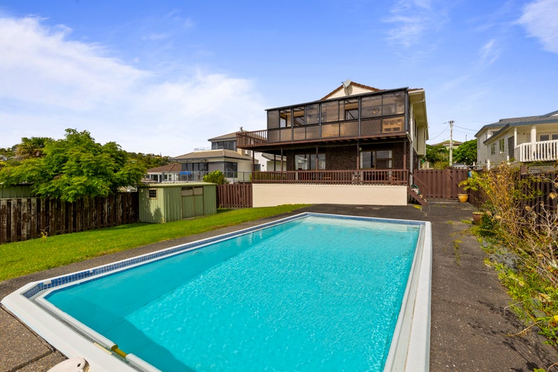 4 De Luen Avenue, Tindalls Beach, Whangaparaoa - Carousel 1