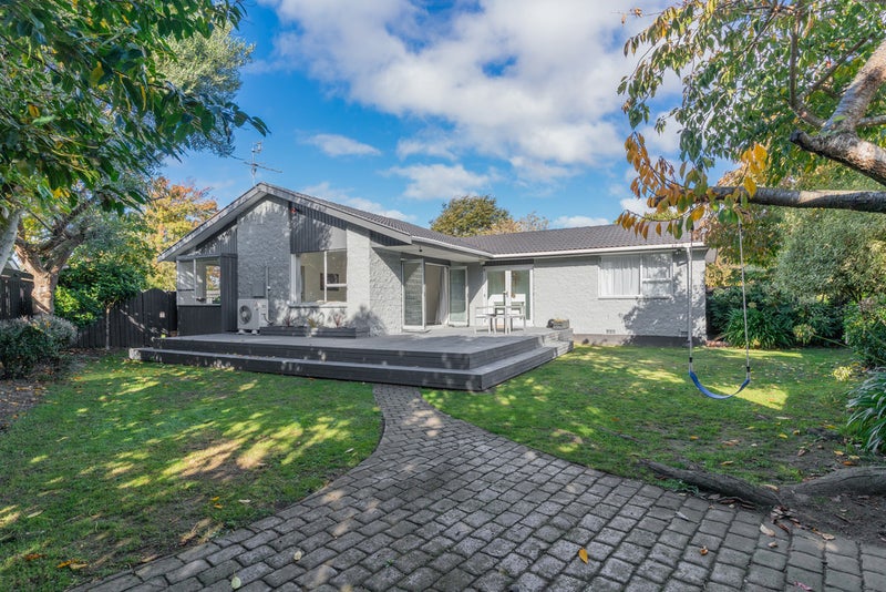 16 De Bloge Place, Burwood, Christchurch - Carousel 1
