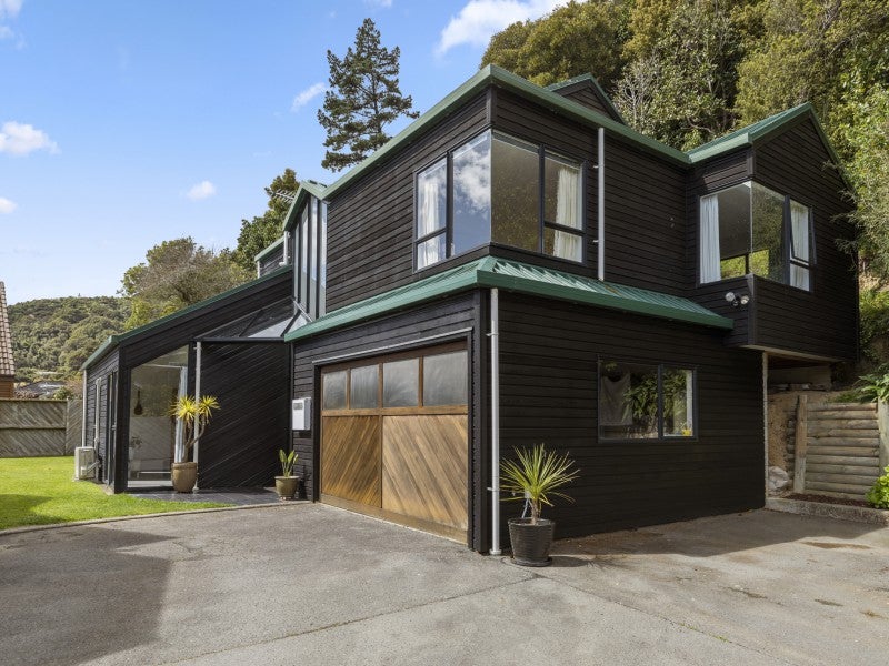 2/27 Mawson Street, Waiwhetu, Lower Hutt - Carousel 1