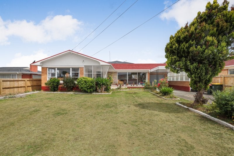 20 Buckingham Crescent, Manukau, Auckland - Carousel 1
