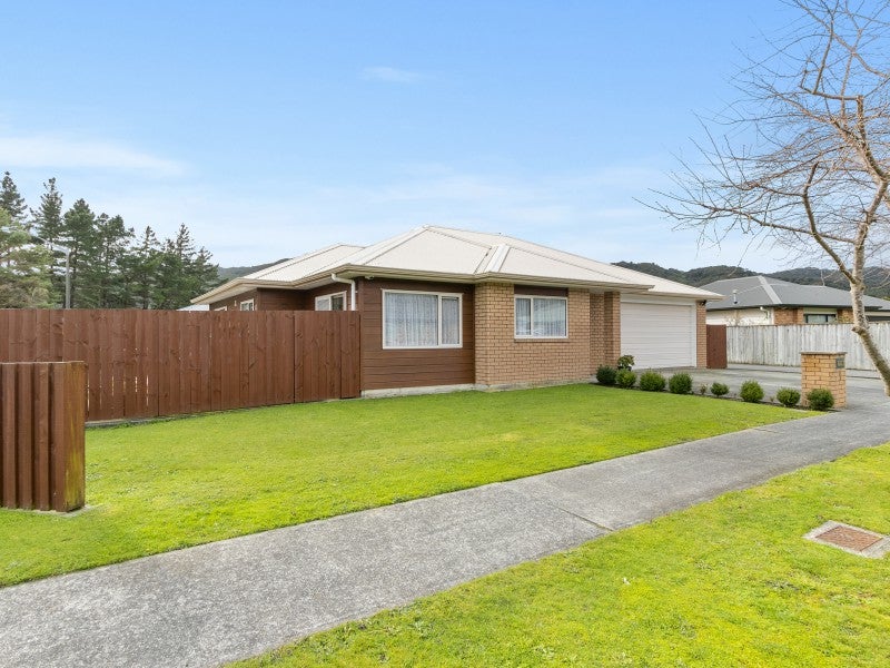 1 Woodland Grove, Wainuiomata, Lower Hutt - Carousel 20