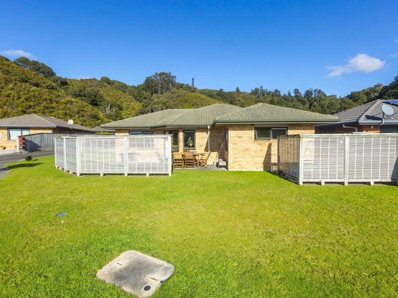 4 Beaufort Close, Kingsley Heights, Upper Hutt - Carousel 2