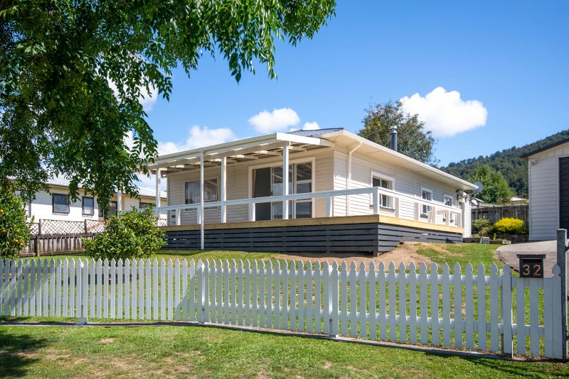 32 Ruby Place, Pukehangi, Rotorua - Carousel 1