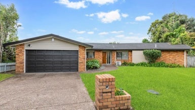 17 Ayrshire Place, Somerville, Manukau - Carousel 1