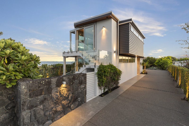39 Beechwood Road, Rothesay Bay, Auckland - Carousel 2