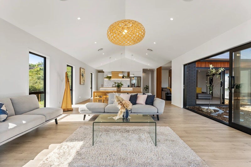 52 Masons Road, East Tamaki Heights, Auckland - Carousel 1