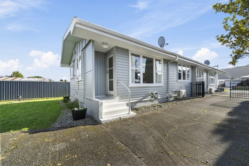 2/18 Benge Crescent, Clouston Park, Upper Hutt - Carousel 1