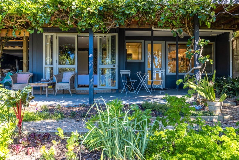 19 Coromandel Road, Oneroa, Waiheke Island - Carousel 1
