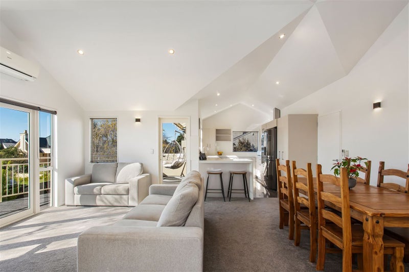 4 Somerton Rise, Westmorland, Christchurch - Carousel 2