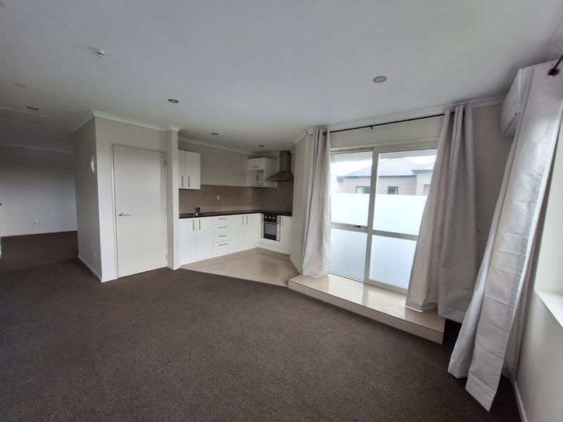 4/4 Wallson Crescent, Wiri, Auckland - Carousel 2