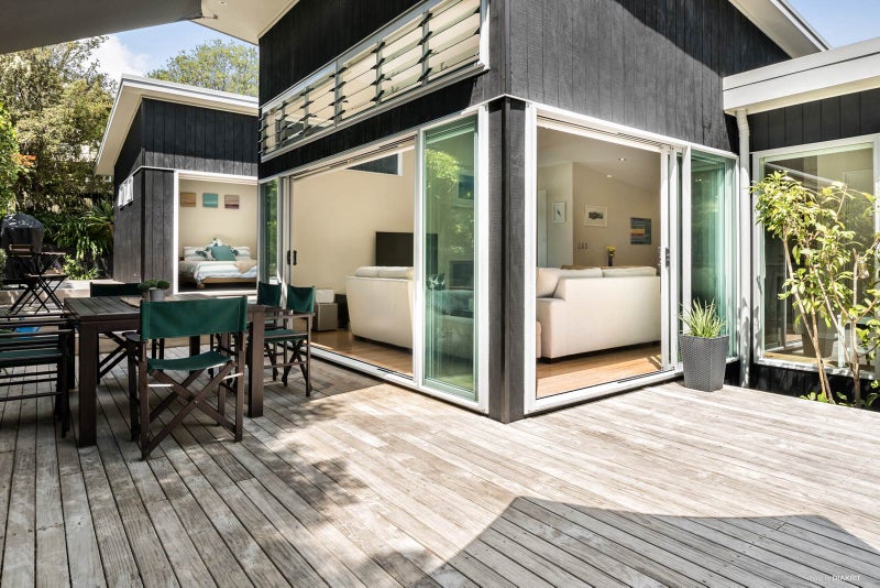 46A Parr Terrace, Castor Bay, Auckland - Carousel 2