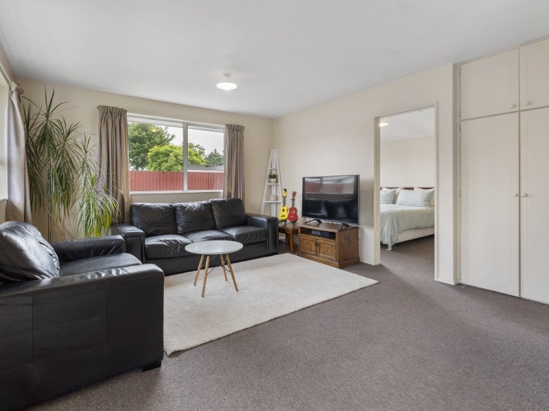2/676 Gloucester Street, Linwood, Christchurch - Carousel 2