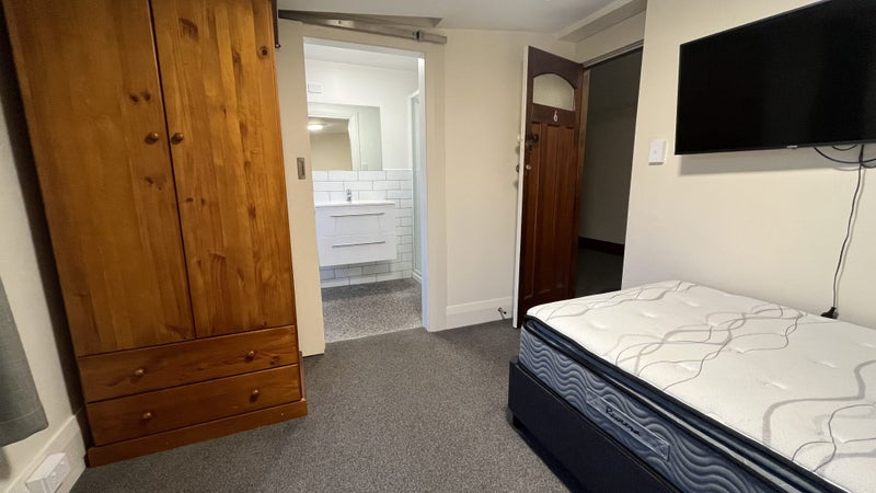 9 Union Street, North Dunedin, Dunedin - Carousel 1