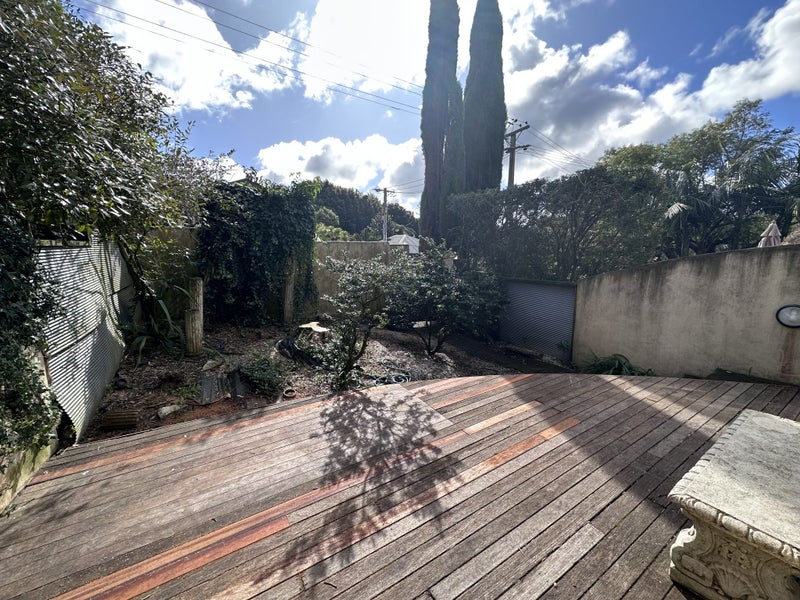 24 Larchwood Avenue, Westmere, Auckland - Carousel 2