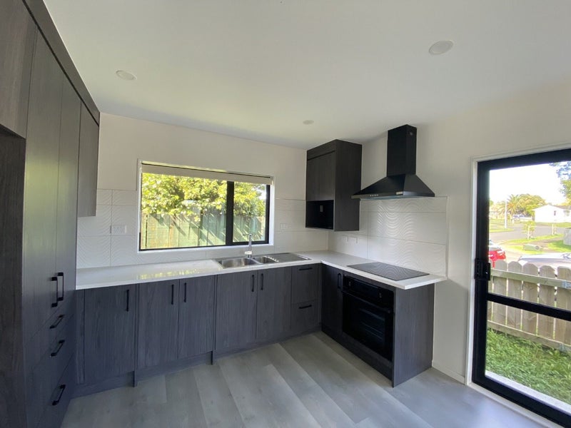 11A Wimpey Street, Mangere, Auckland - Carousel 2