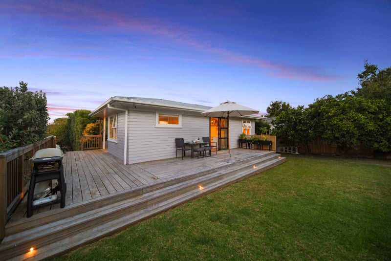 61 Ennis Avenue, Pakuranga Heights, Auckland - Carousel 2