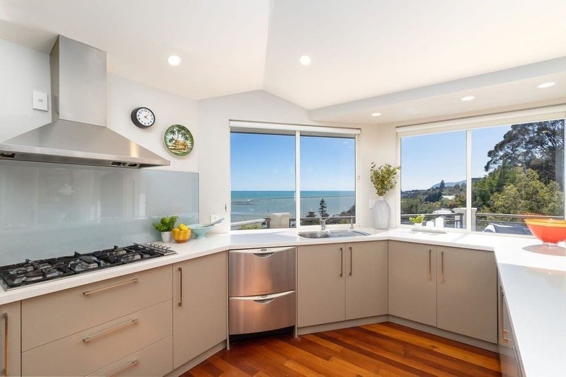 65 The Cliffs, Britannia Heights, Nelson - Carousel 2