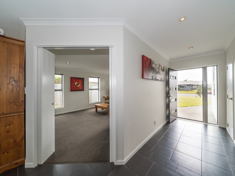 50 Chestnut Close, Kelvin Grove, Palmerston North - Carousel 2