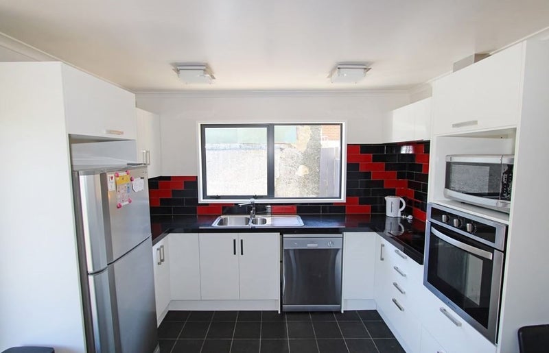 48A Elm ROW, Dunedin Central, DUNEDIN - Carousel 2