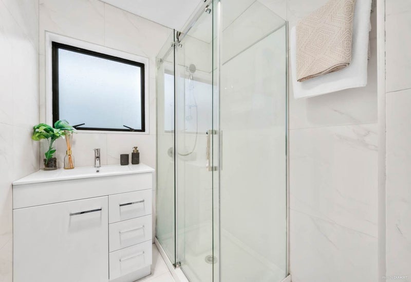 76 Gallony Avenue, Massey, Auckland - Carousel 12