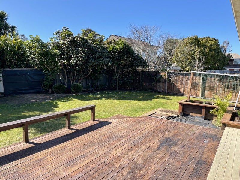 34 Bernard Street, Chedworth, Hamilton - Carousel 2