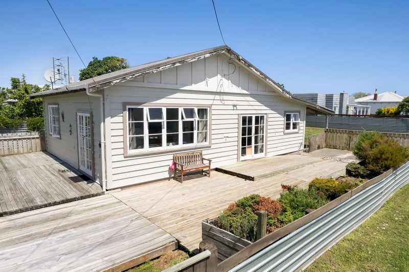 4 Kiwi Street, Whanganui East, Whanganui - Carousel 1