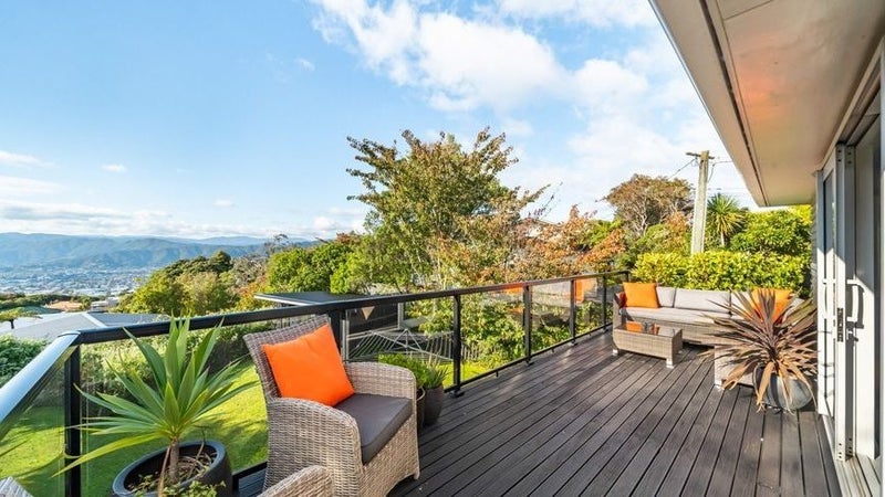 7 Pokohiwi Road, Normandale, Lower Hutt - Carousel 1