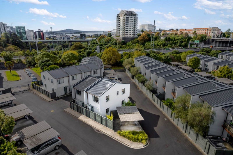 30/3 Burton Street, Grafton, Auckland - Carousel 2