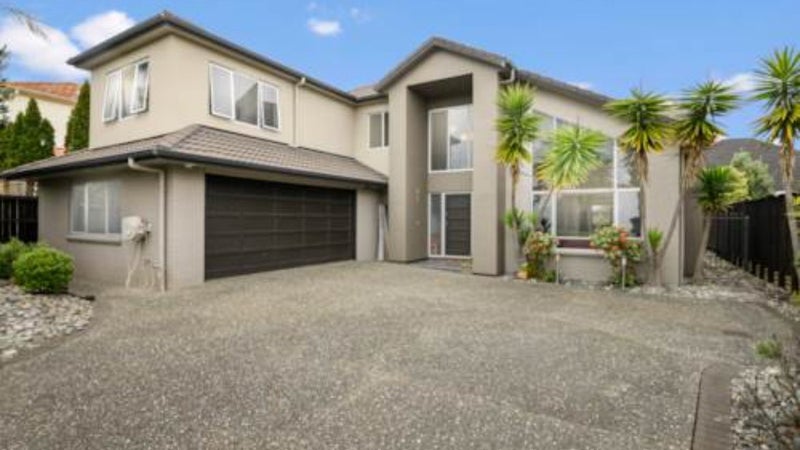 51 Bronwylian Drive, Flat Bush, Auckland - Carousel 1