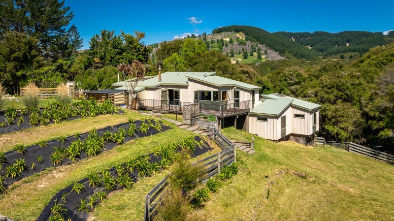 1079 Ellis Wallace Road, Eskdale, Napier - Carousel 2