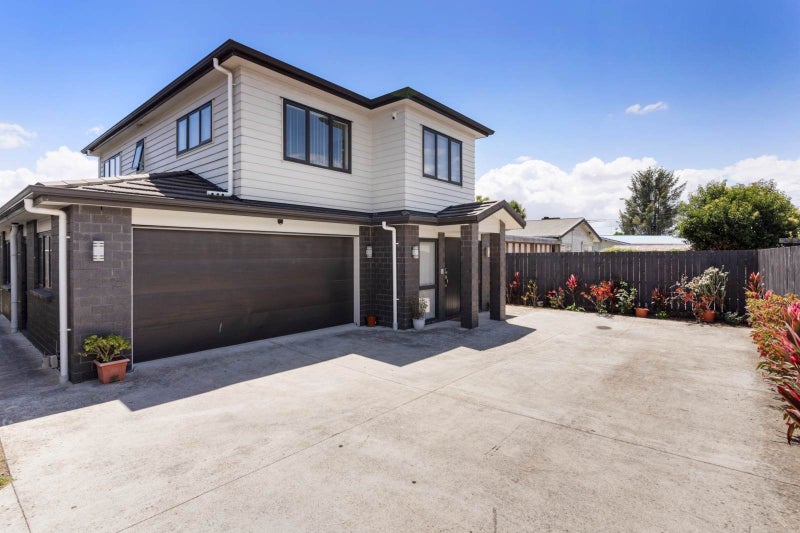 5D Clendon Place, Manurewa, Auckland - Carousel 1