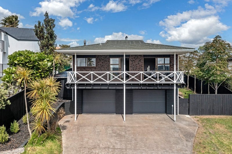 10 Mayall Avenue, Beach Haven, Auckland - Carousel 1