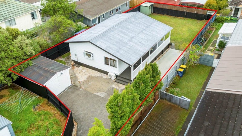 42A Titirangi Road, New Lynn, Auckland - Carousel 1